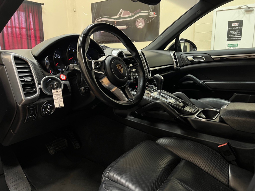 2016 Porsche Cayenne Image 16