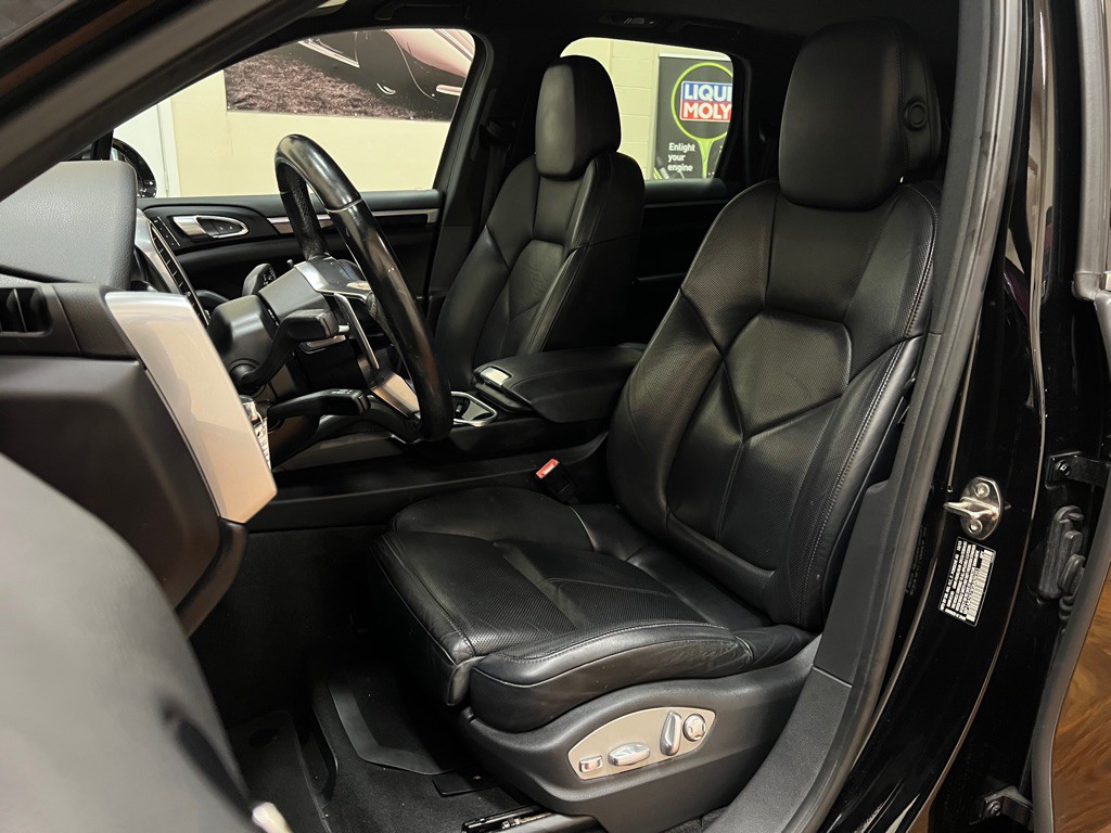 2016 Porsche Cayenne Image 17