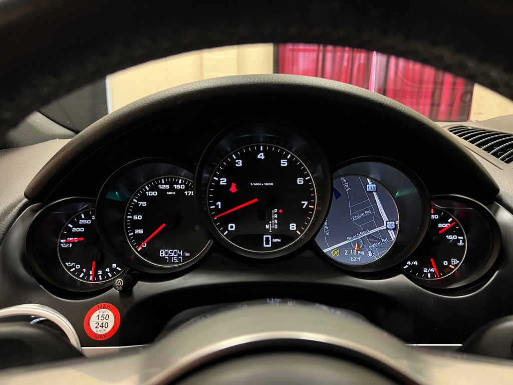 2016 Porsche Cayenne Image 26