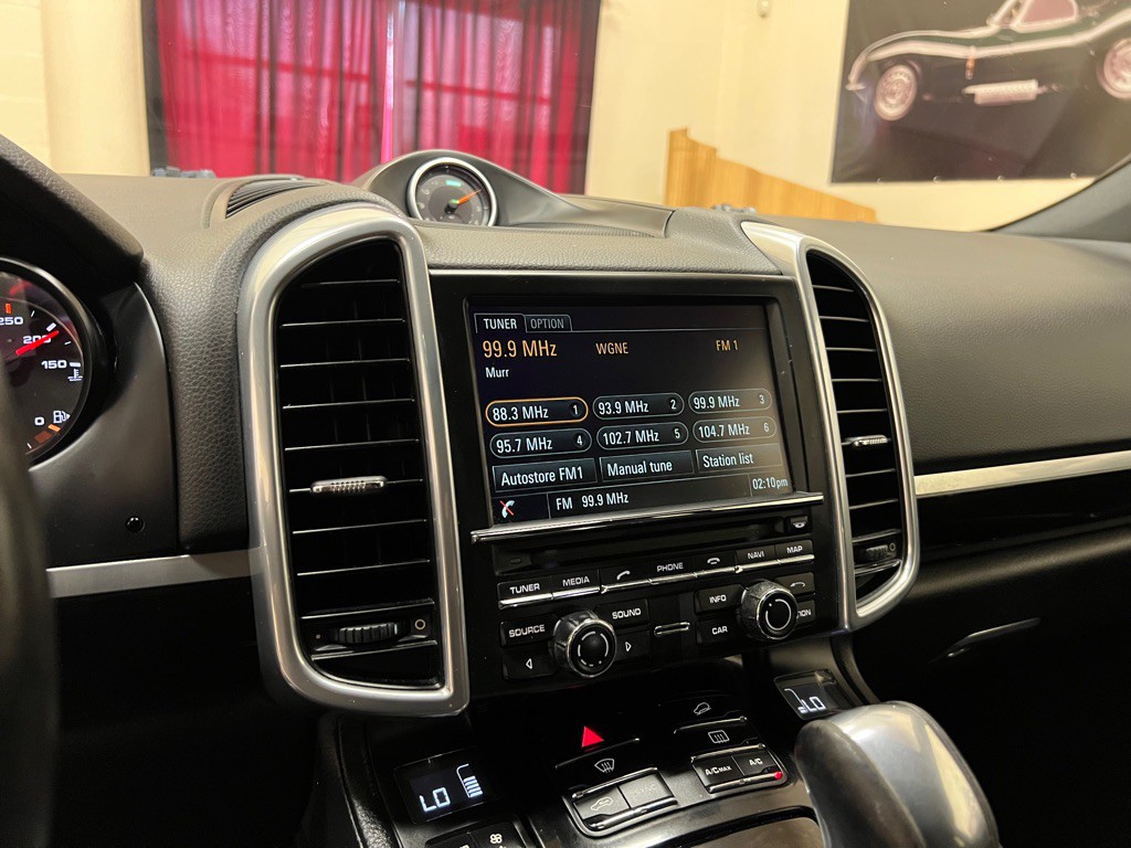 2016 Porsche Cayenne Image 28
