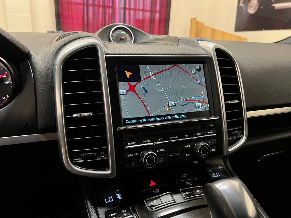 2016 Porsche Cayenne Image 30