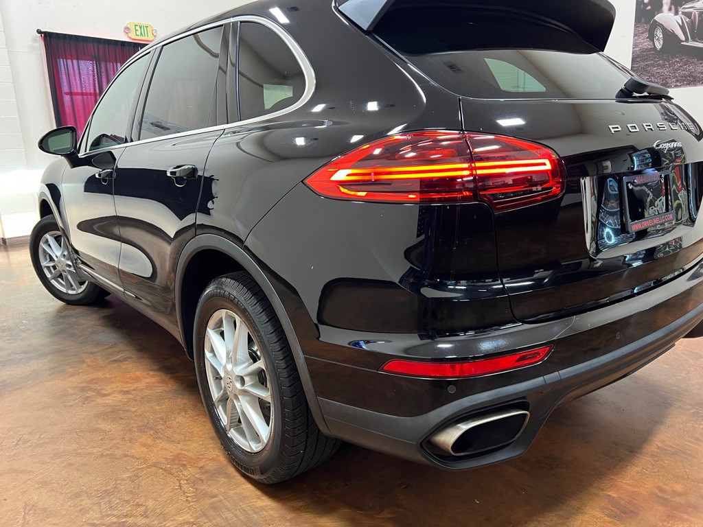 2016 Porsche Cayenne Image 34