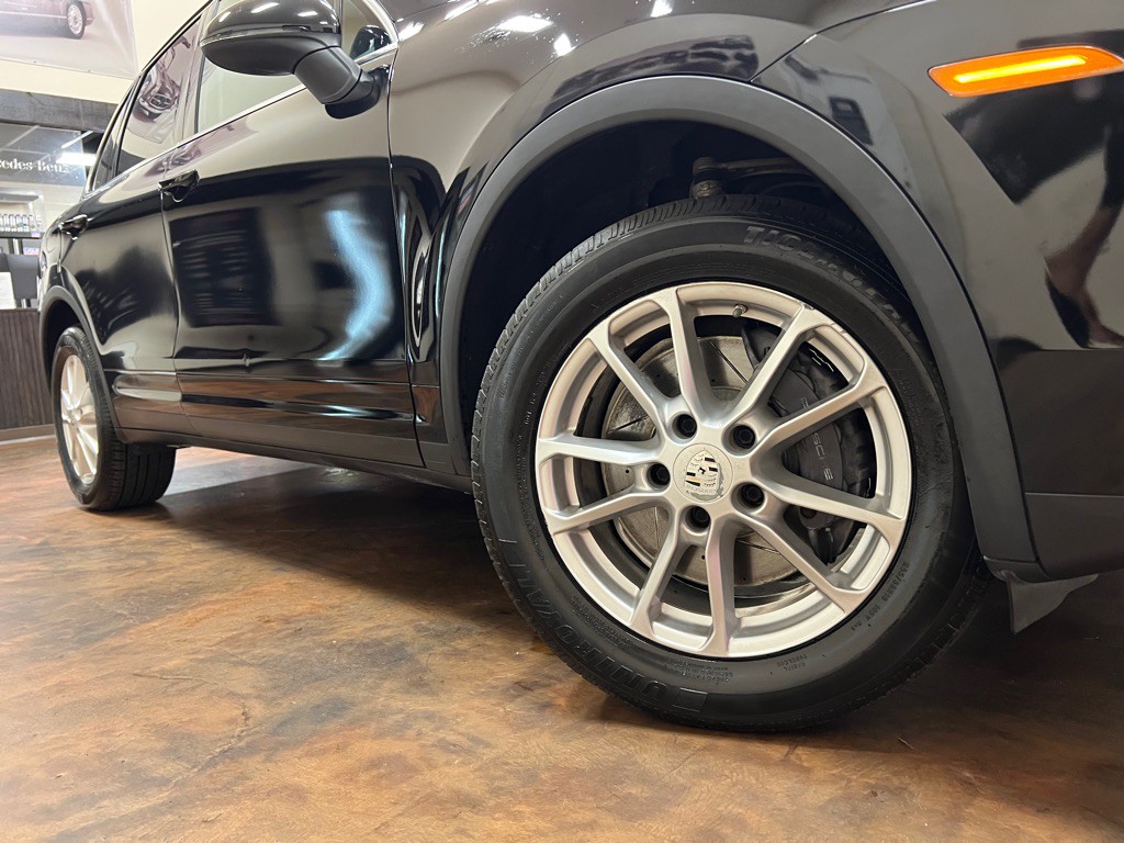 2016 Porsche Cayenne Image 35