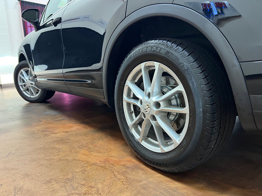 2016 Porsche Cayenne Image 36