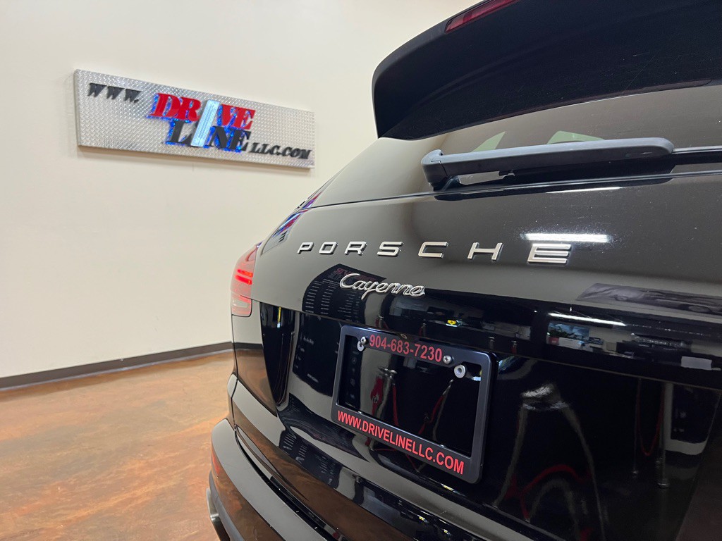 2016 Porsche Cayenne Image 40