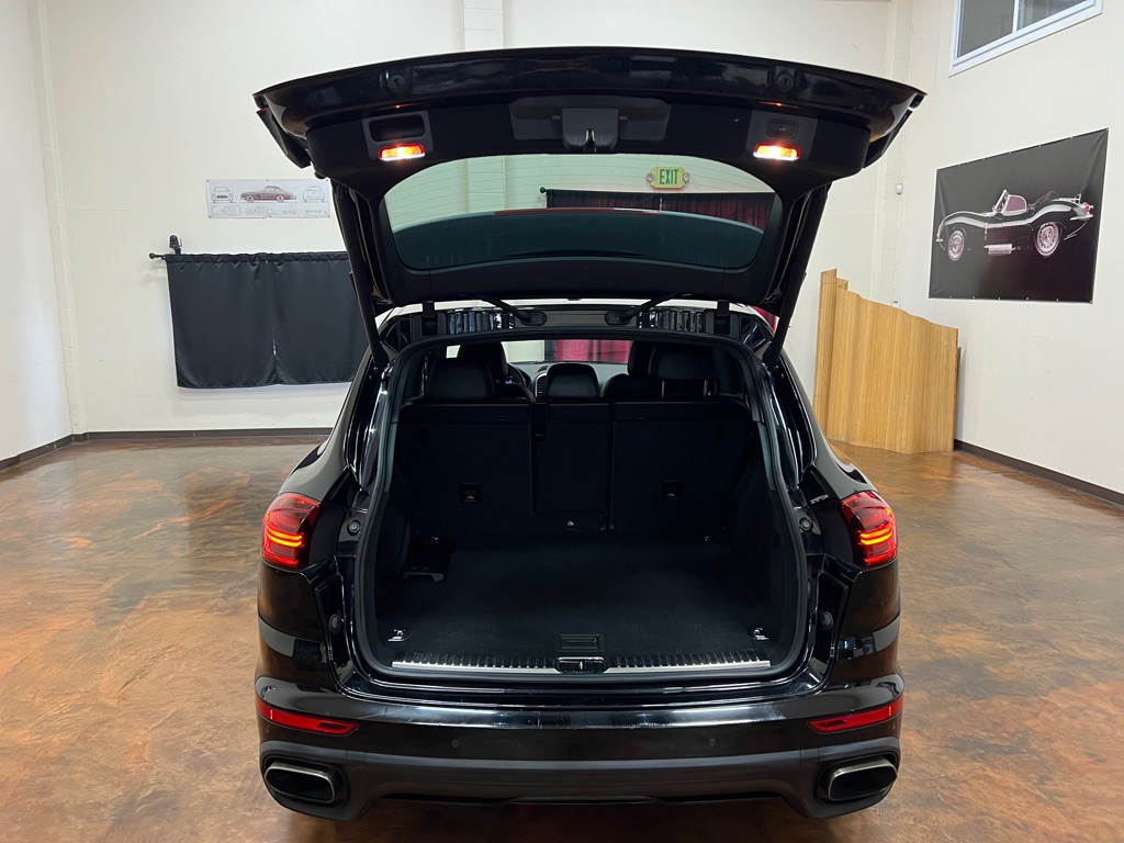2016 Porsche Cayenne Image 41