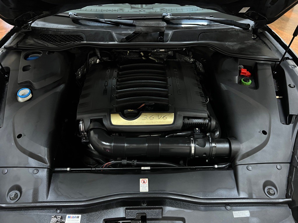 2016 Porsche Cayenne Image 44