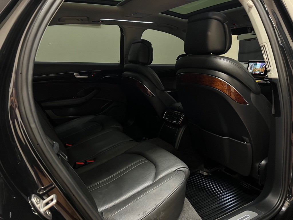 2014 Audi A8 Image 23