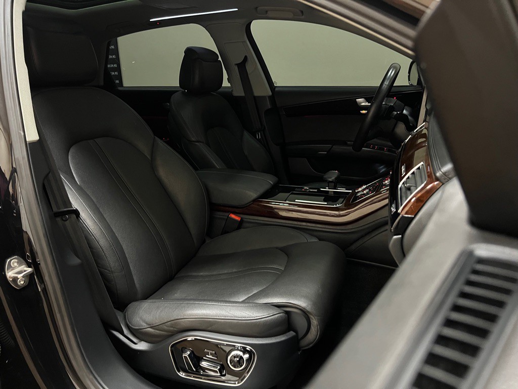 2014 Audi A8 Image 24
