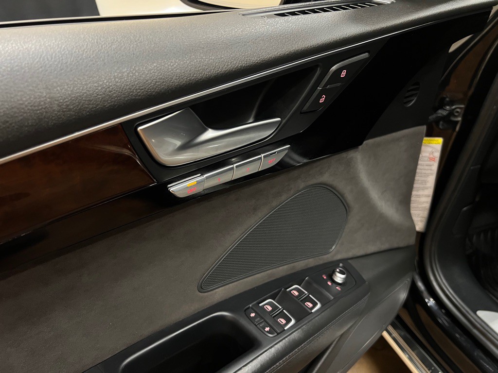 2014 Audi A8 Image 26
