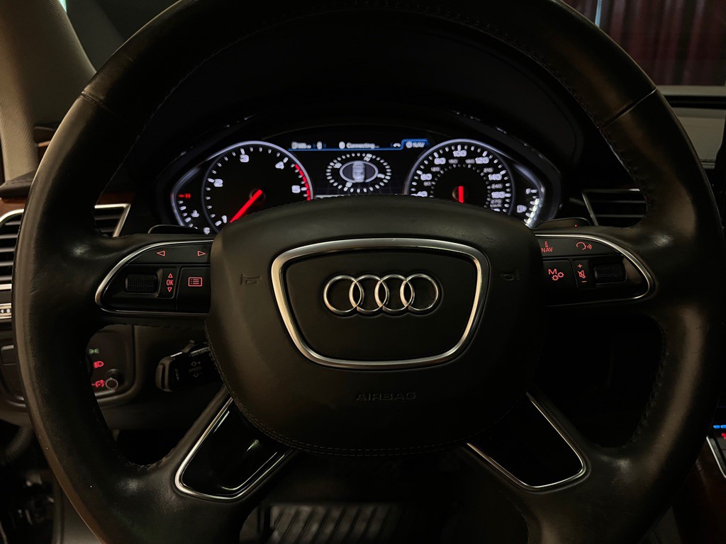 2014 Audi A8 Image 30