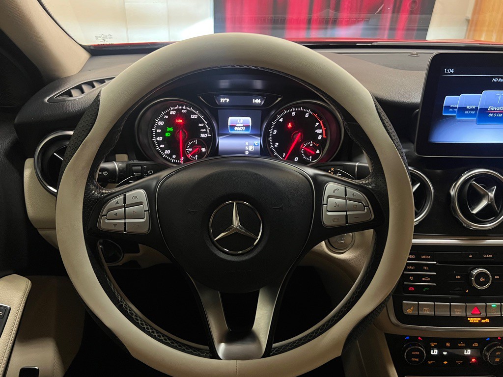 2019 Mercedes-Benz GLA-Class Image 18
