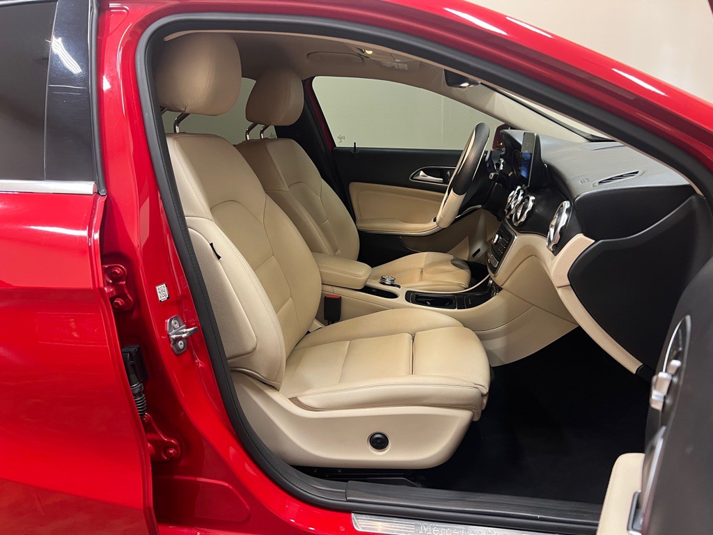 2019 Mercedes-Benz GLA-Class Image 30