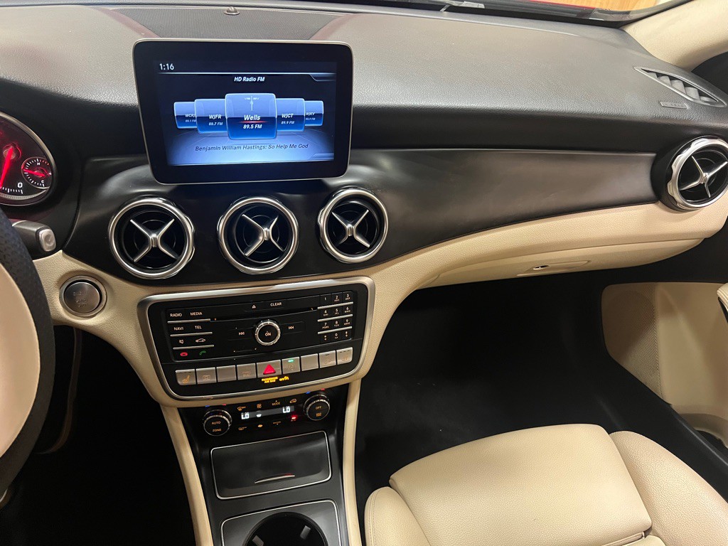 2019 Mercedes-Benz GLA-Class Image 40
