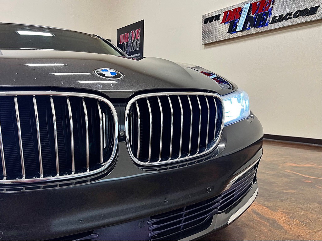 2016 BMW 7 Series Image 38