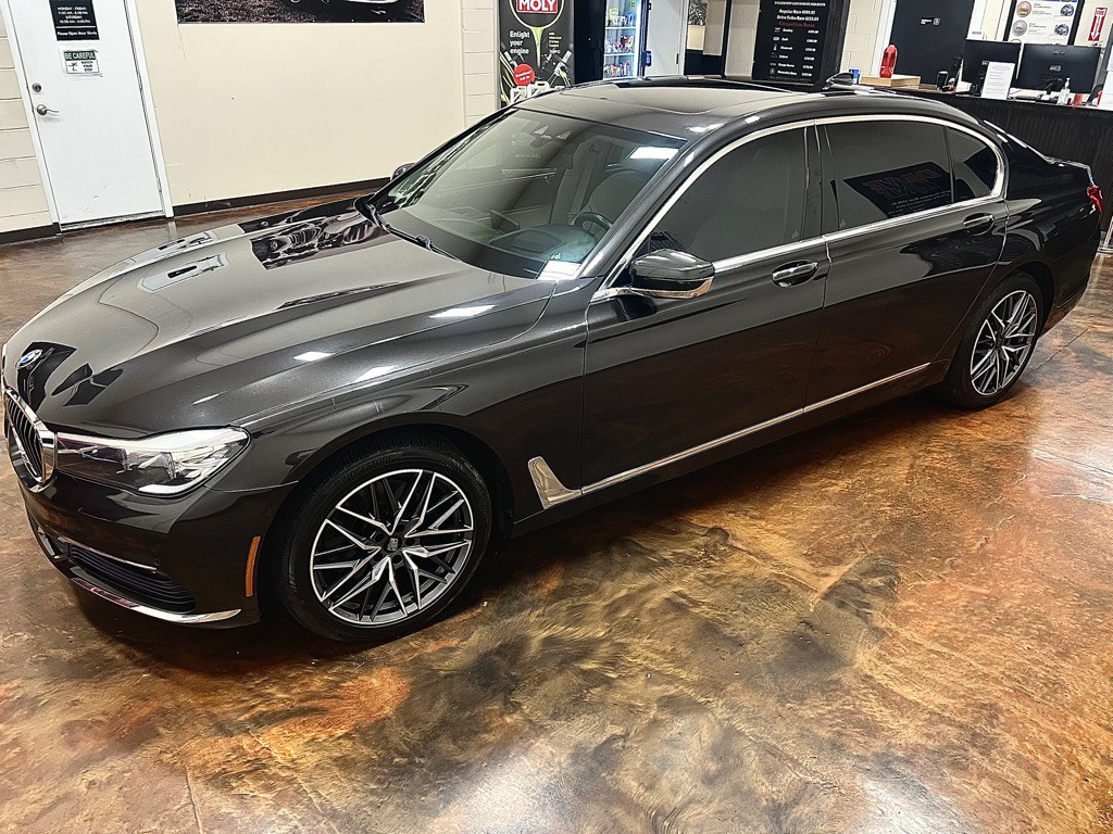 2016 BMW 7 Series Image 43