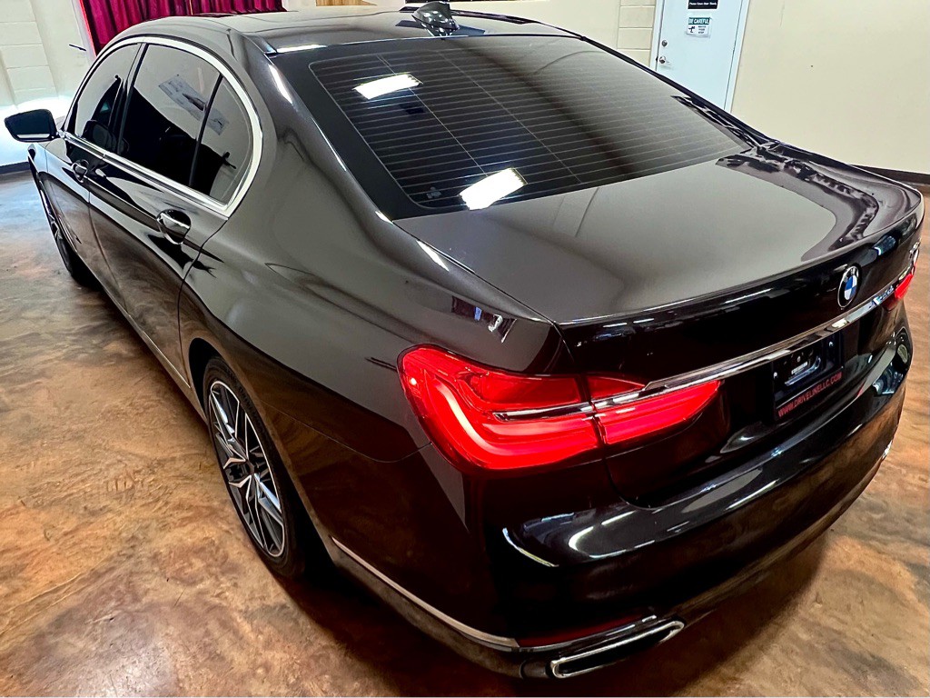 2016 BMW 7 Series Image 7