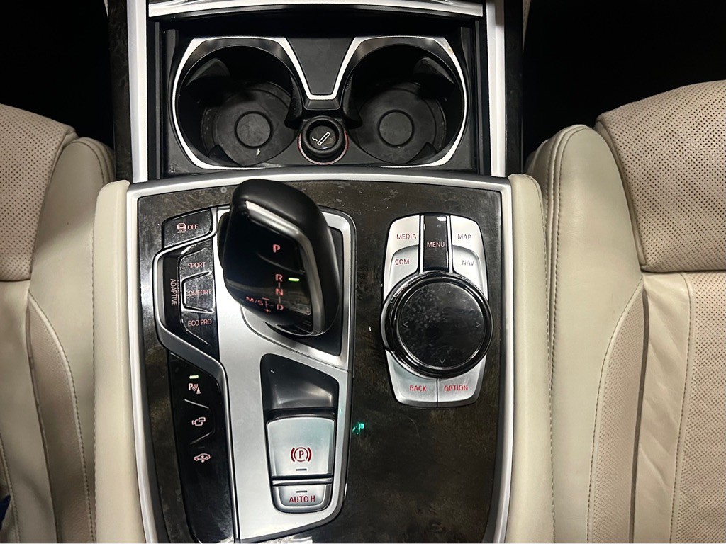 2016 BMW 7 Series Image 22