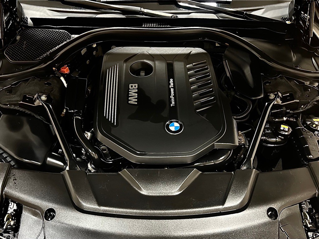 2016 BMW 7 Series Image 35