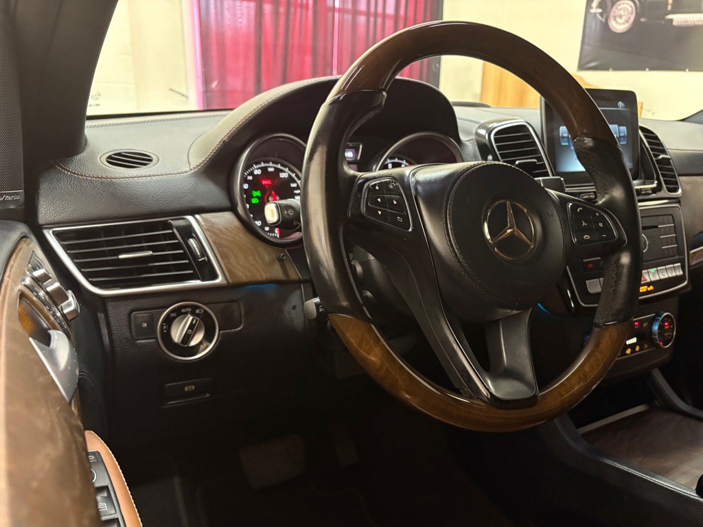 2017 Mercedes-Benz GLS-Class Image 11