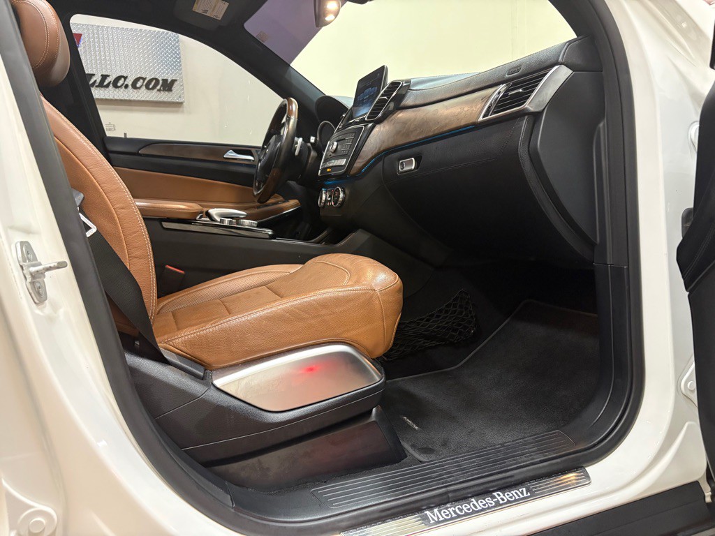 2017 Mercedes-Benz GLS-Class Image 18