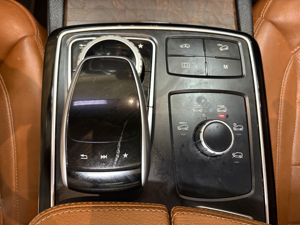 2017 Mercedes-Benz GLS-Class Image 25