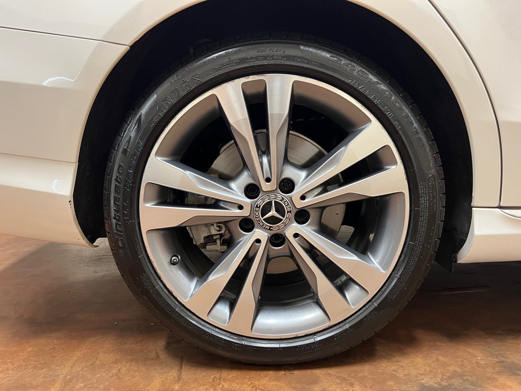 2019 Mercedes-Benz C-Class Image 12