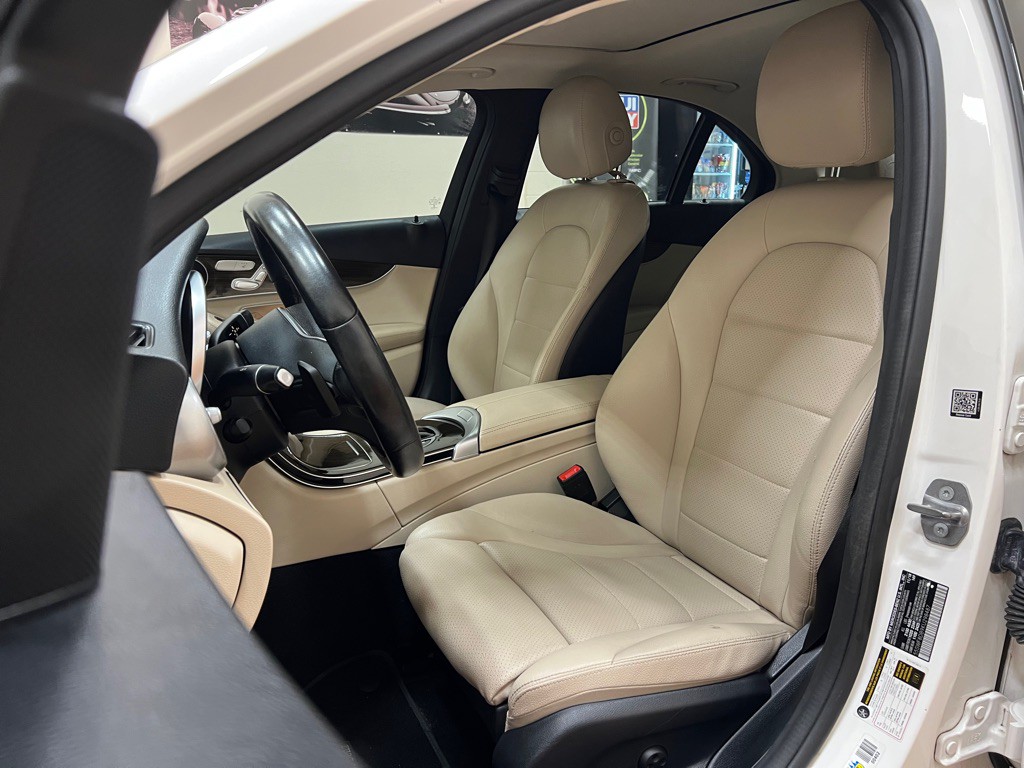 2019 Mercedes-Benz C-Class Image 17
