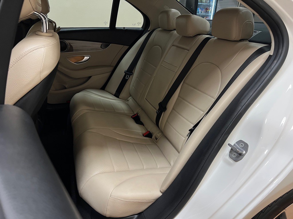 2019 Mercedes-Benz C-Class Image 19