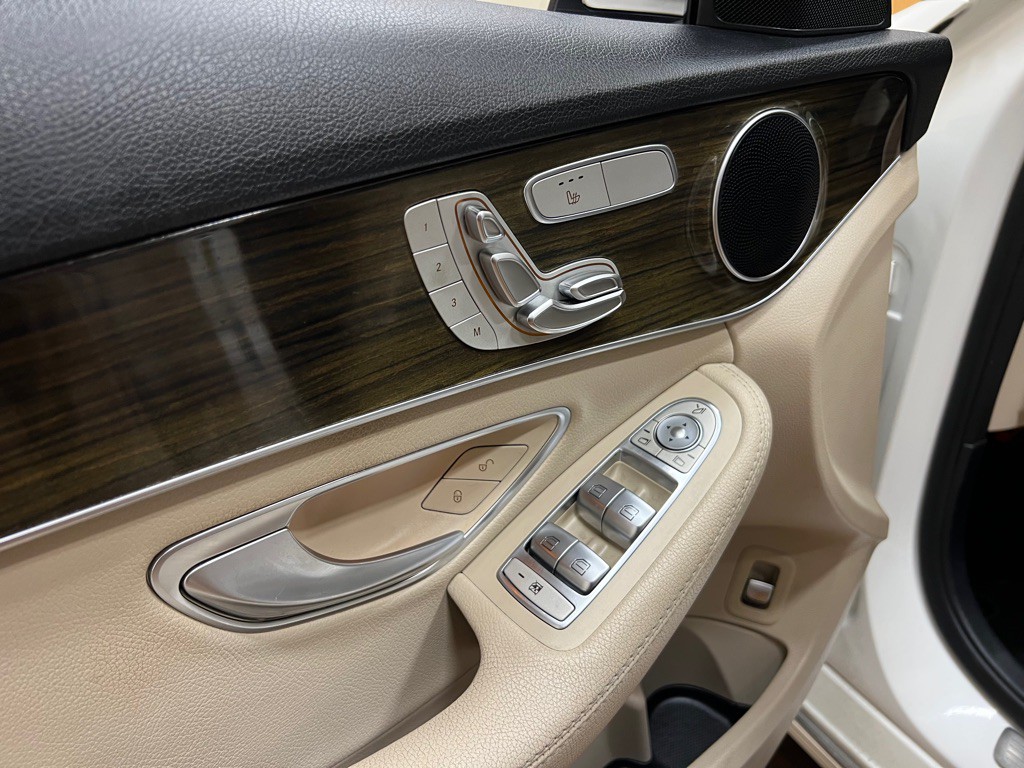 2019 Mercedes-Benz C-Class Image 24