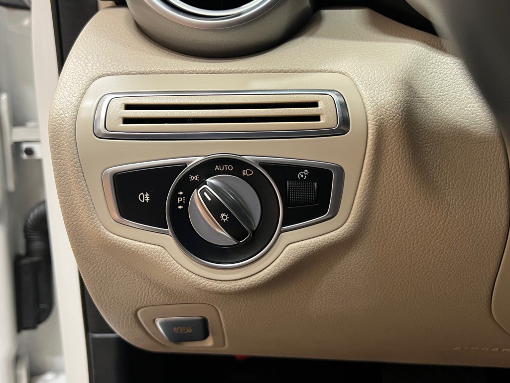 2019 Mercedes-Benz C-Class Image 25