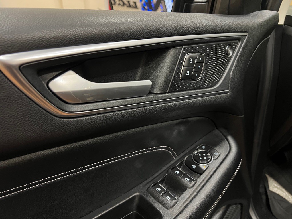 2022 Ford Edge Image 22