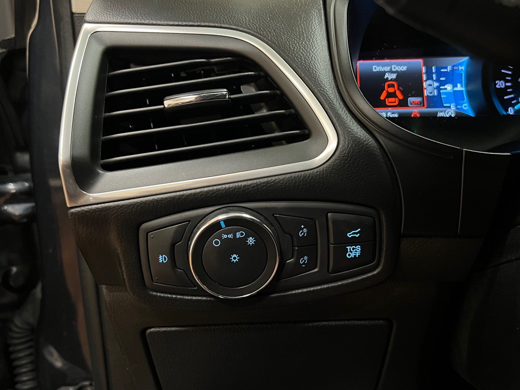 2022 Ford Edge Image 24