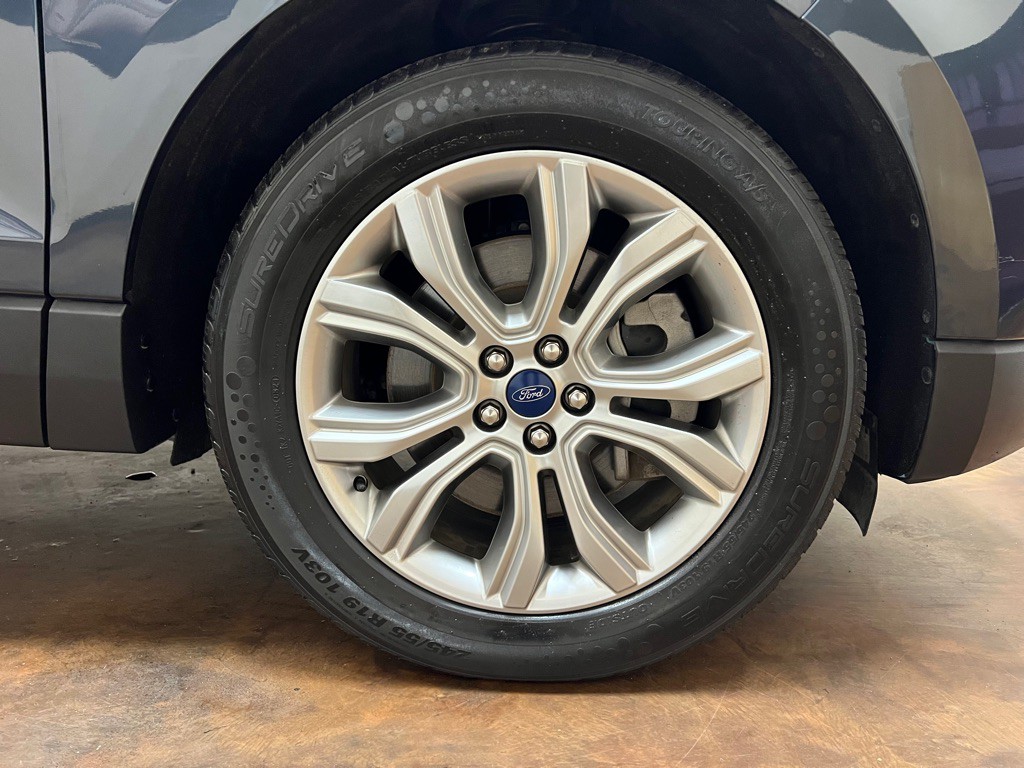 2022 Ford Edge Image 35