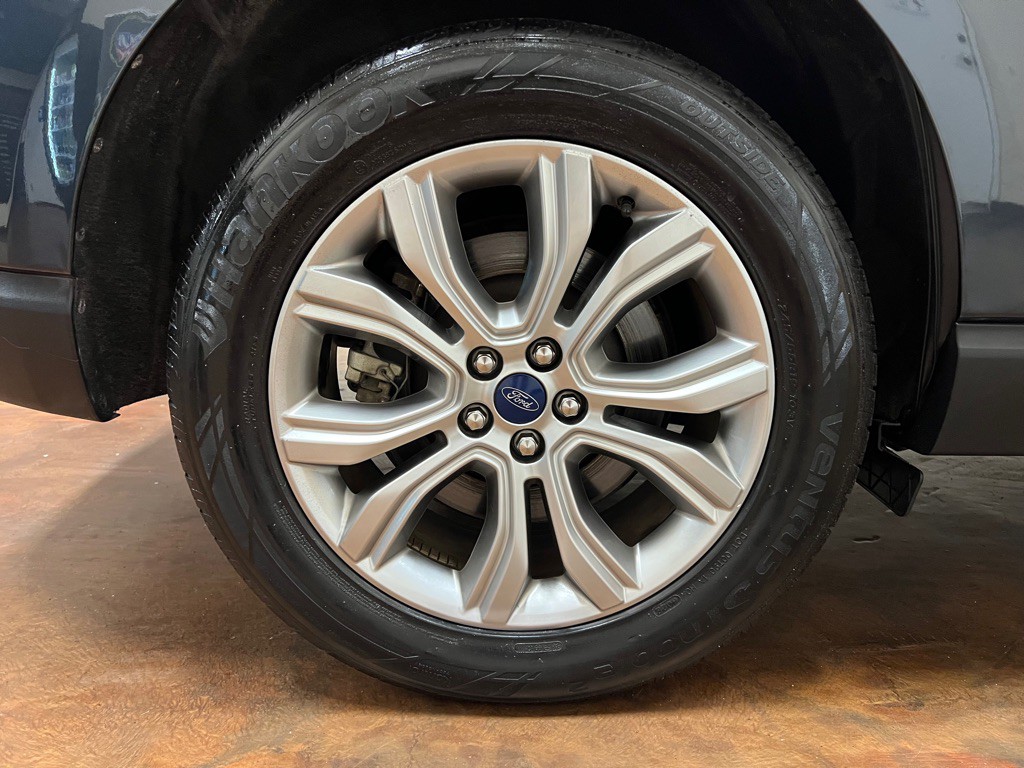 2022 Ford Edge Image 36