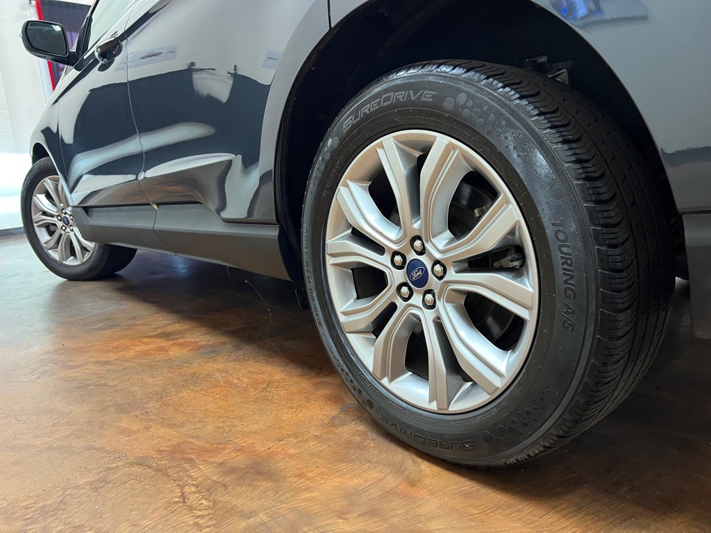 2022 Ford Edge Image 39