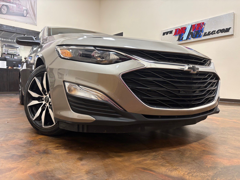 2022 Chevrolet Malibu Image 1