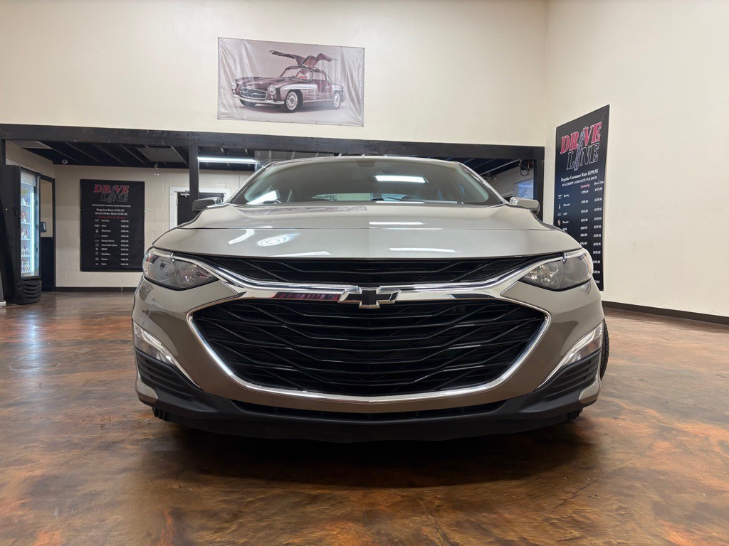 2022 Chevrolet Malibu Image 3