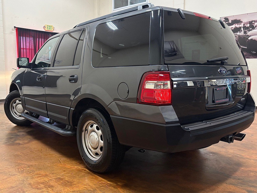 2016 Ford Expedition Image 2