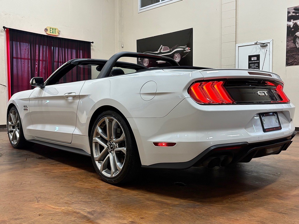 2020 Ford Mustang Image 2