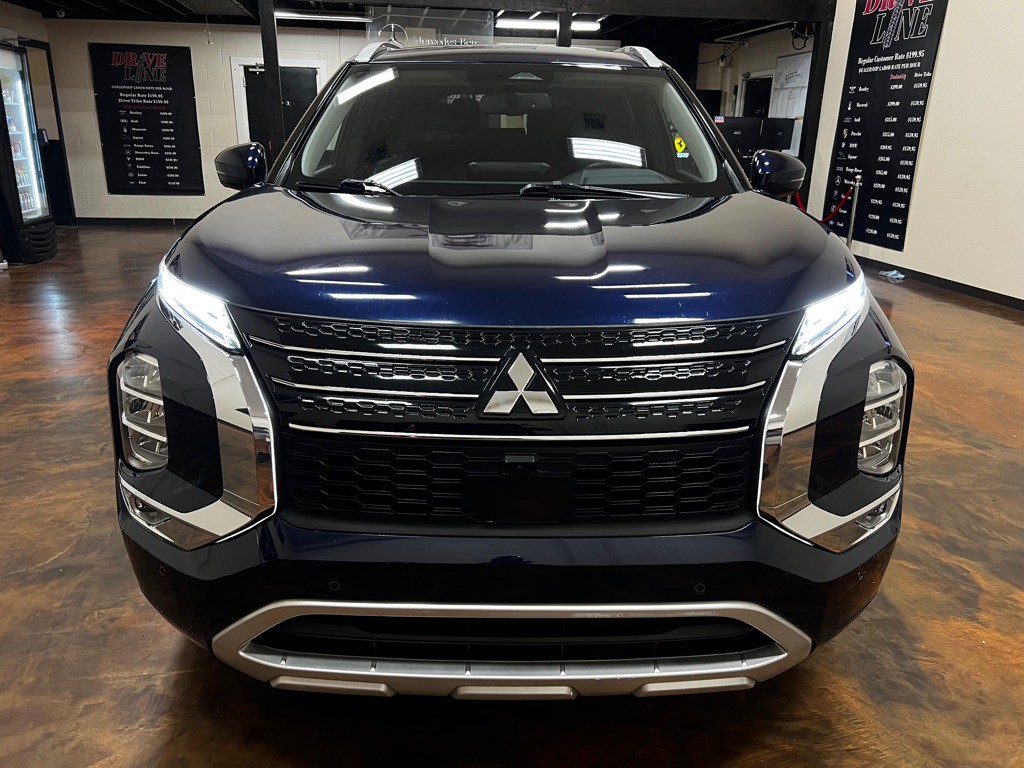 2022 Mitsubishi Outlander Image 4