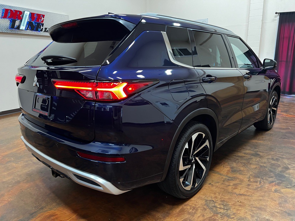 2022 Mitsubishi Outlander Image 9
