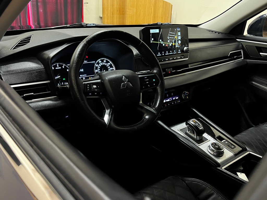 2022 Mitsubishi Outlander Image 11