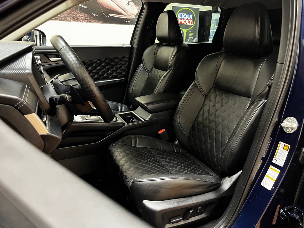2022 Mitsubishi Outlander Image 16
