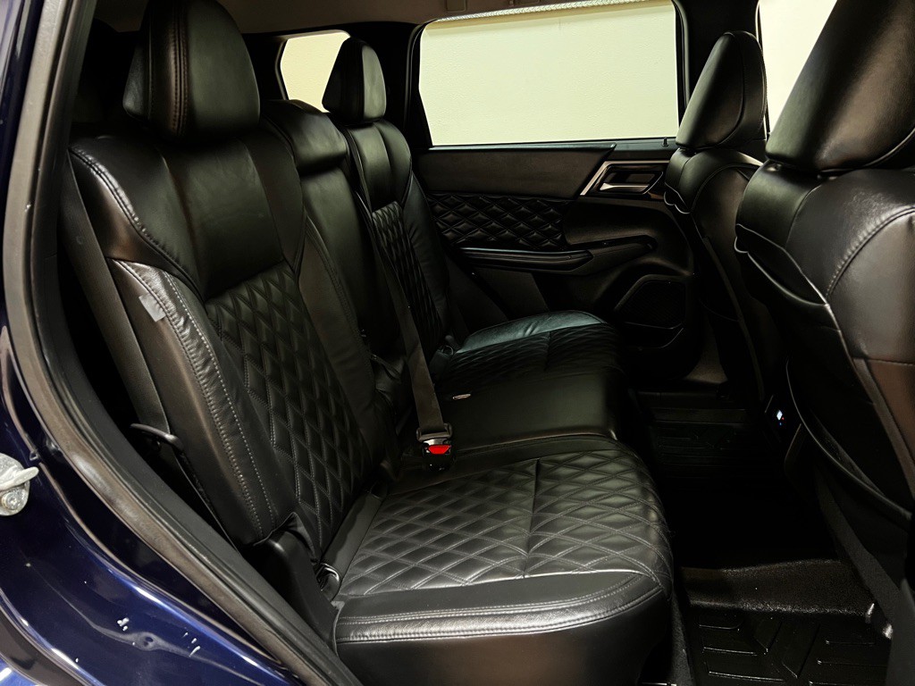 2022 Mitsubishi Outlander Image 23