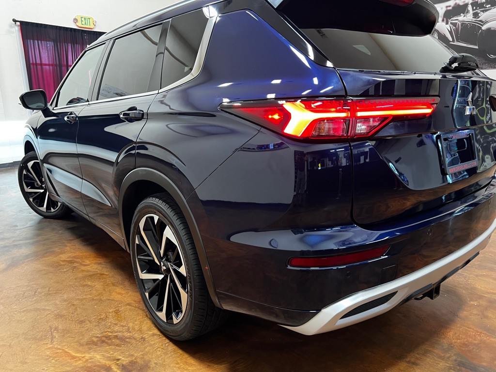 2022 Mitsubishi Outlander Image 42