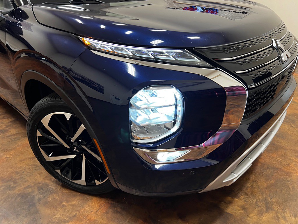2022 Mitsubishi Outlander Image 45