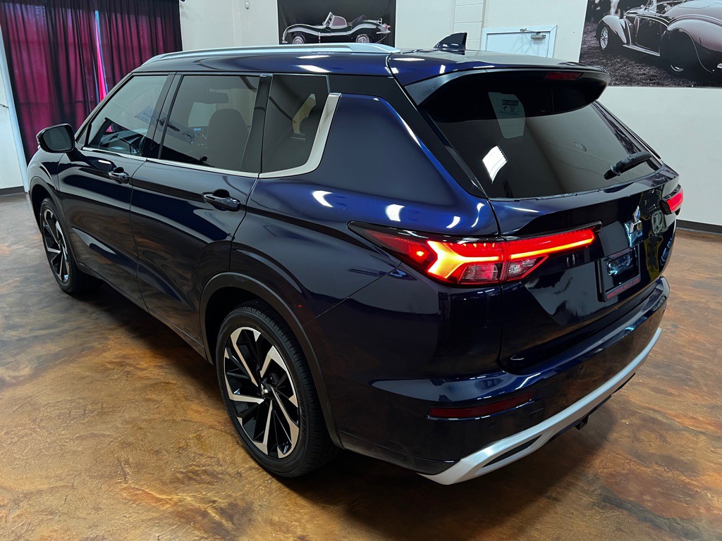 2022 Mitsubishi Outlander Image 56
