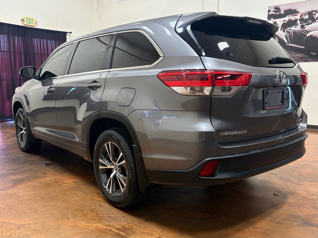 2018 Toyota Highlander Image 4