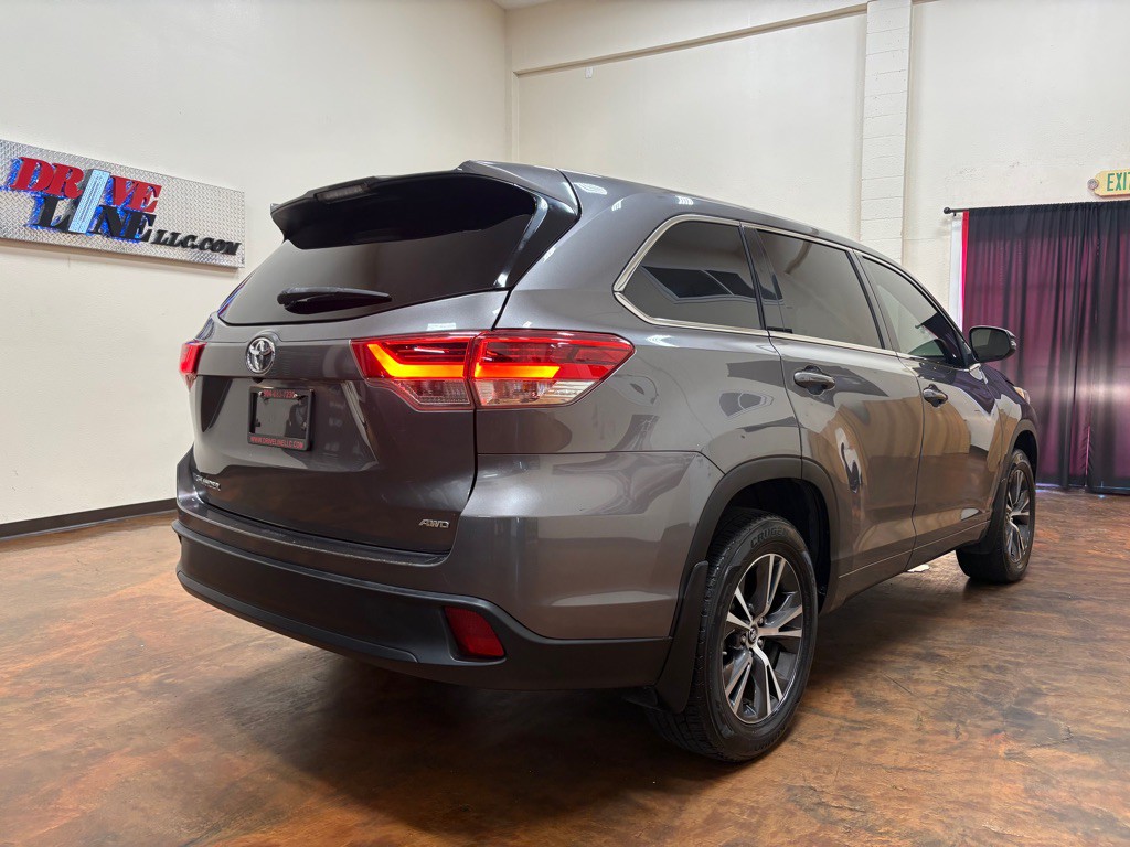 2018 Toyota Highlander Image 10